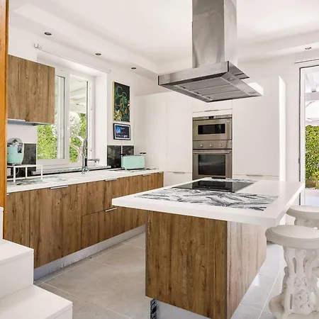 Elegant With Pool Luxury 4* Carini