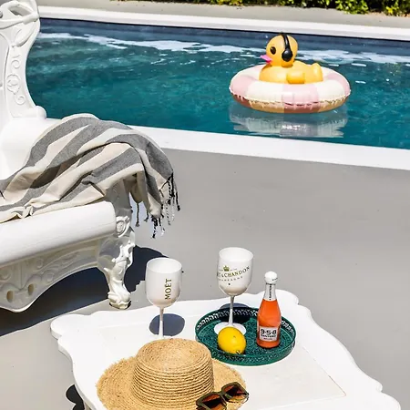 Elegant With Pool Luxury 4* Carini
