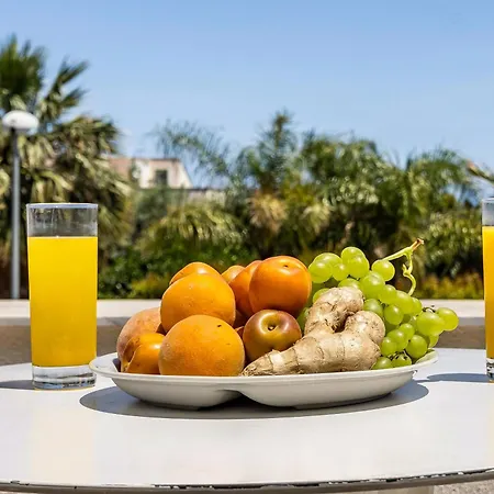 Elegant With Pool Luxury קאריני