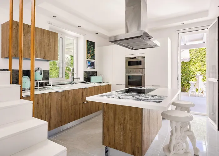 Elegant With Pool Luxury 4* Carini