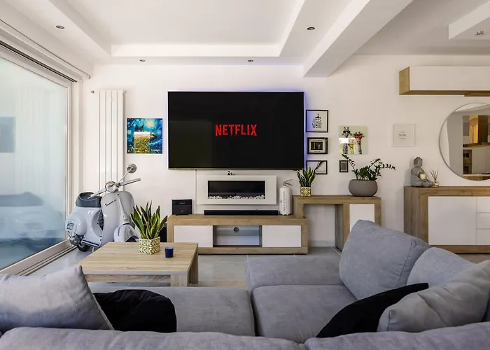 Elegant With Pool Luxury Gasthuis Carini