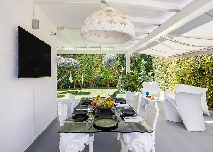 Elegant With Pool Luxury