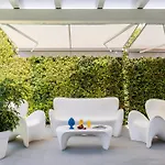 Pensión Elegant With Pool Luxury