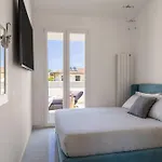 Elegant With Pool Luxury 4* קאריני